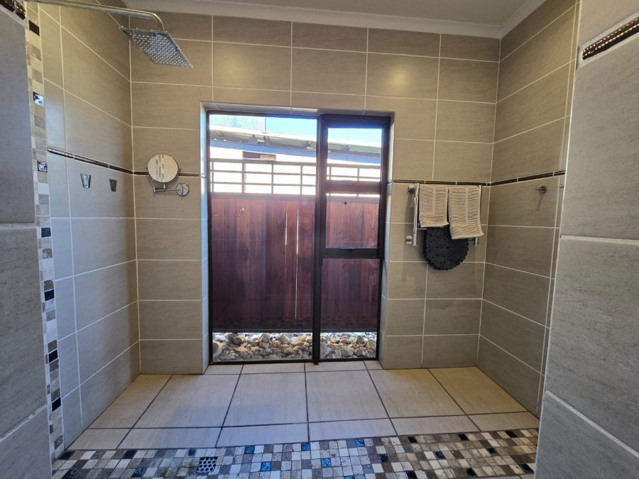 4 Bedroom Property for Sale in Viljoenskroon Rural Free State